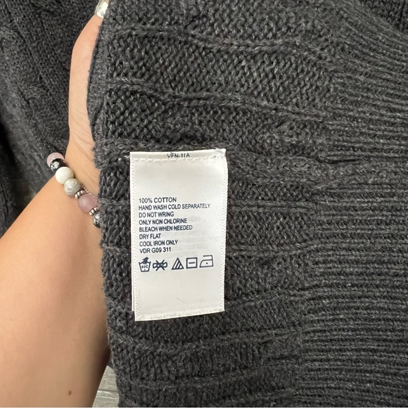 Nautica | Women’s Classic Cable Knit Crew Sweater Dark Gray Size Medium - Picture 6 of 7